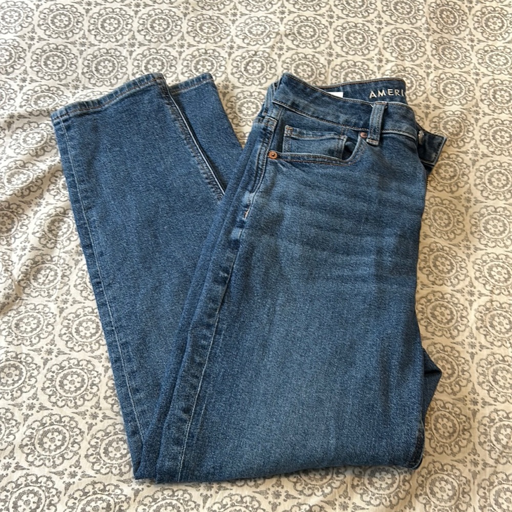 American Eagle mom jeans size 4 short